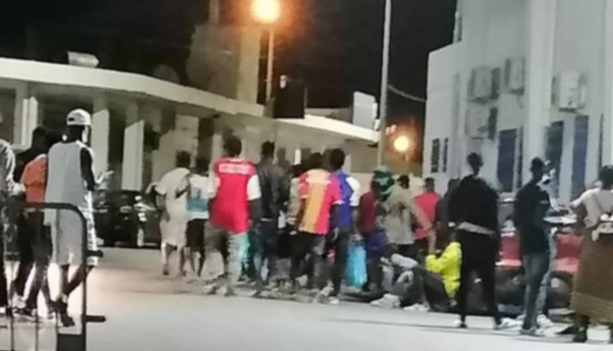 المهاجرين غير النظاميين