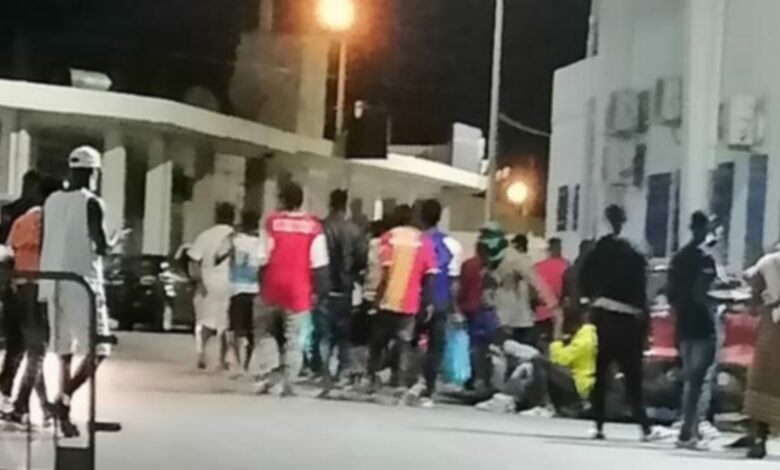 المهاجرين غير النظاميين