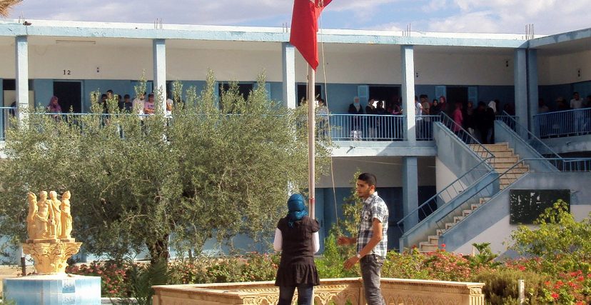 سيدي بوزيد : تلاميذ البكالوريا بالمعهد الثانوي دون أستاذ علوم فيزيائية
