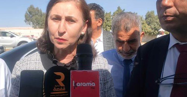 خلالها زيارتها اليوم الى قفصة : وزيرة التجهيز تسلم 125 مسكنا اجتماعيا