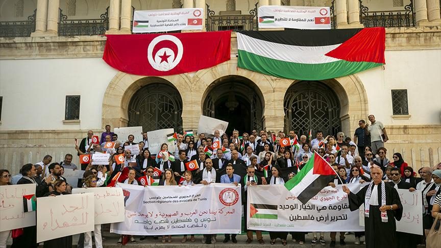 العاصمة : المحامون ينفذون مسيرة داعمة للقضية الفلسطينية