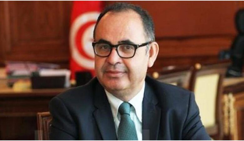مبروك كشري :" قدمت للدزيري فرصة للاعتذار ولكنه لم يستجب"
