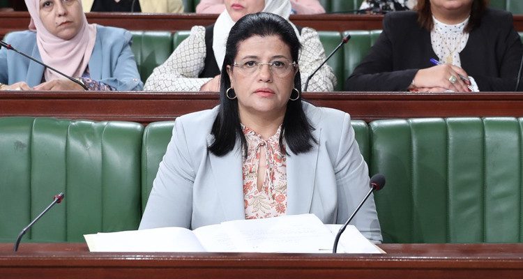 وزيرة المالية : تونس تنجح في تسديد كل ديونها المحلية والخارجية لسنة 2023