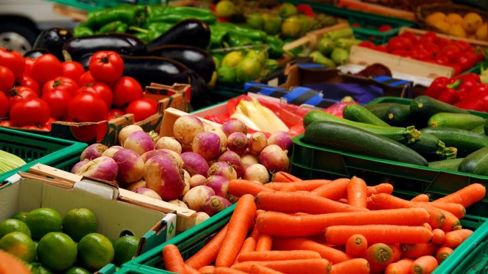 وزيرة : تزويد الاسواق بالمواد الاولية شهدا تحسنا