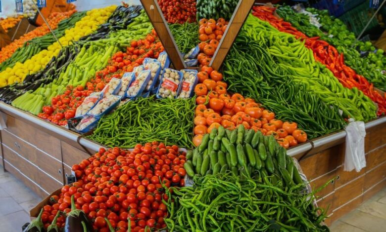 وزيرة التجارة : السلع الاساسية متوفرة لشهر رمضان...