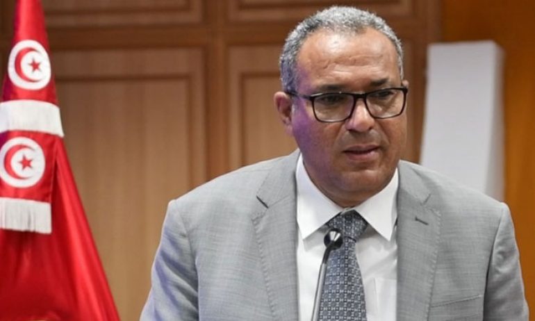 وزير التربية يعلق على حادثة الاعتداء على تلميذ على مستوى عينه