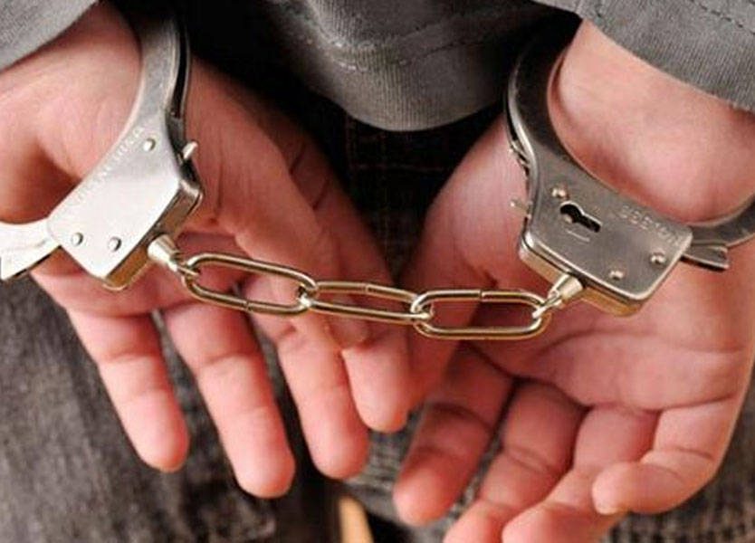 إلقاء القبض على شخص مفتش عنه