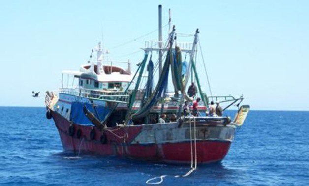 إنقاذ 11 شخصا كان على متن مركب صيد بحري تعرض للغرق
