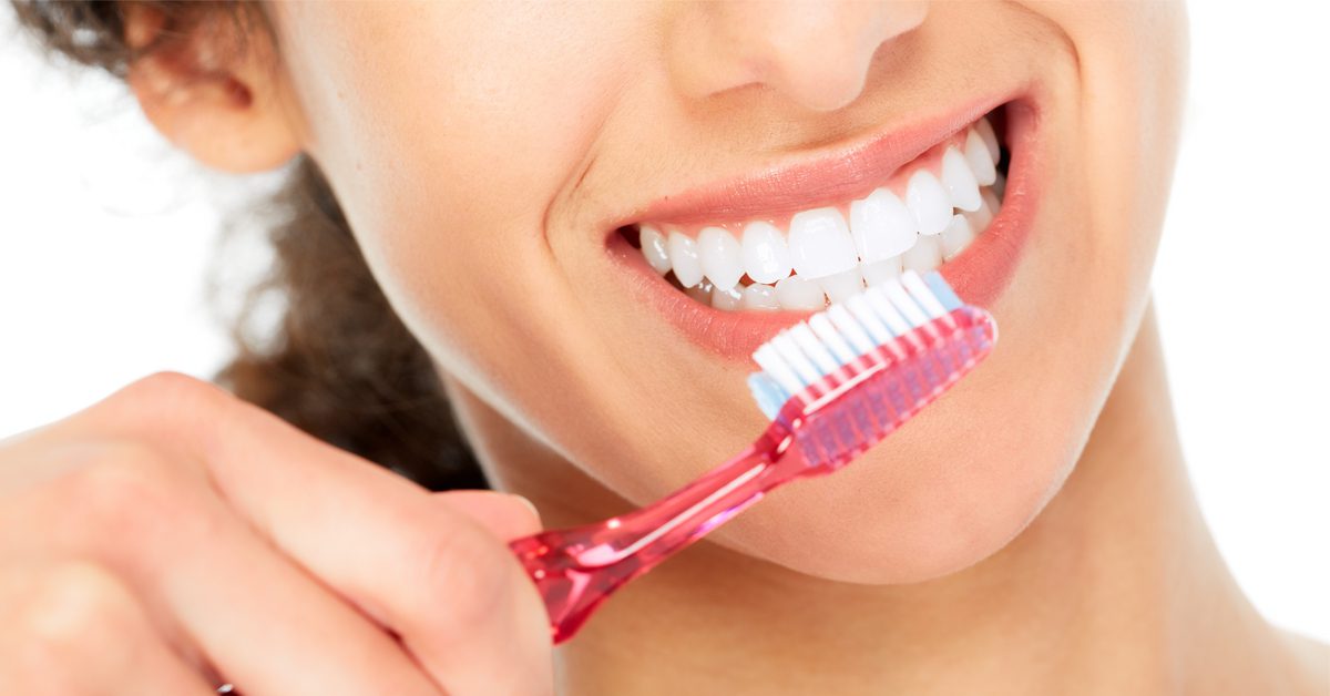 عدم تنظيف الاسنان مرتبط بخطر الاصابة بسرطان القولون