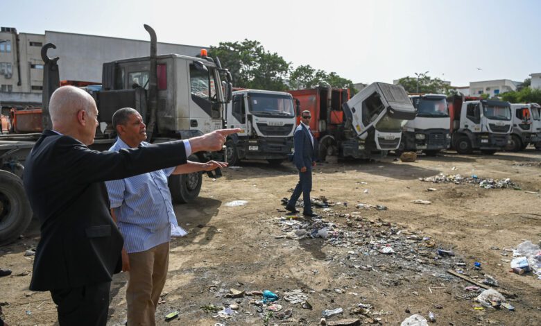 رئيس الدولة : الوضع لا يمكن أن يستمرّ على هذا النحو لا في رفع الفضلات ولا في تقديم الخدمات...