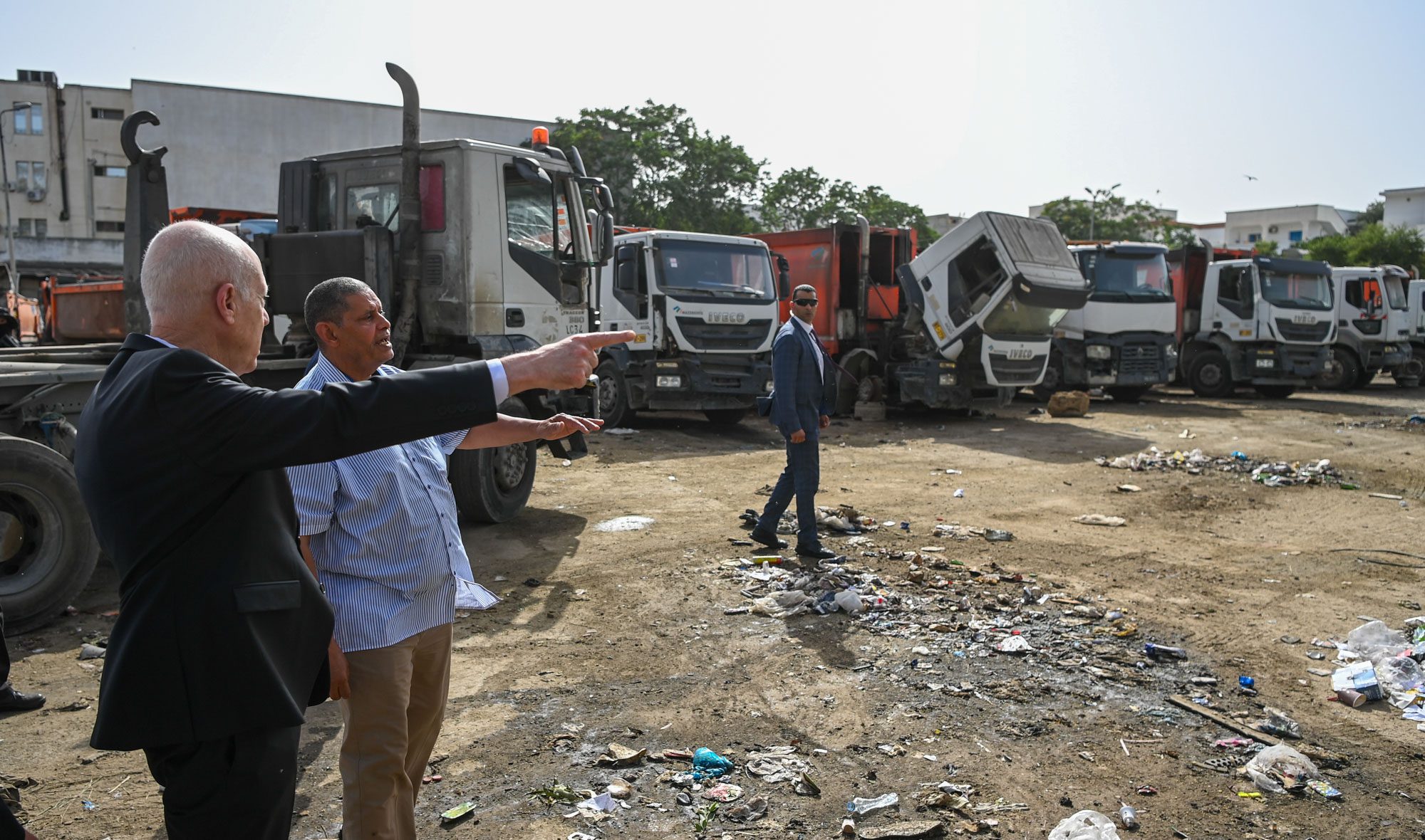 رئيس الدولة : الوضع لا يمكن أن يستمرّ على هذا النحو لا في رفع الفضلات ولا في تقديم الخدمات...